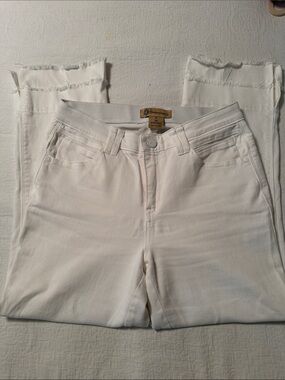 Democracy White Cropped Frayed-Hem Jeans